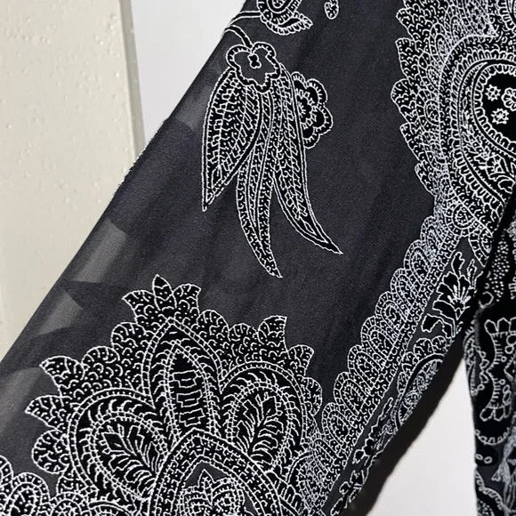 Citron Women's Black and Gray Paisley Blazer - Picture 4 of 7